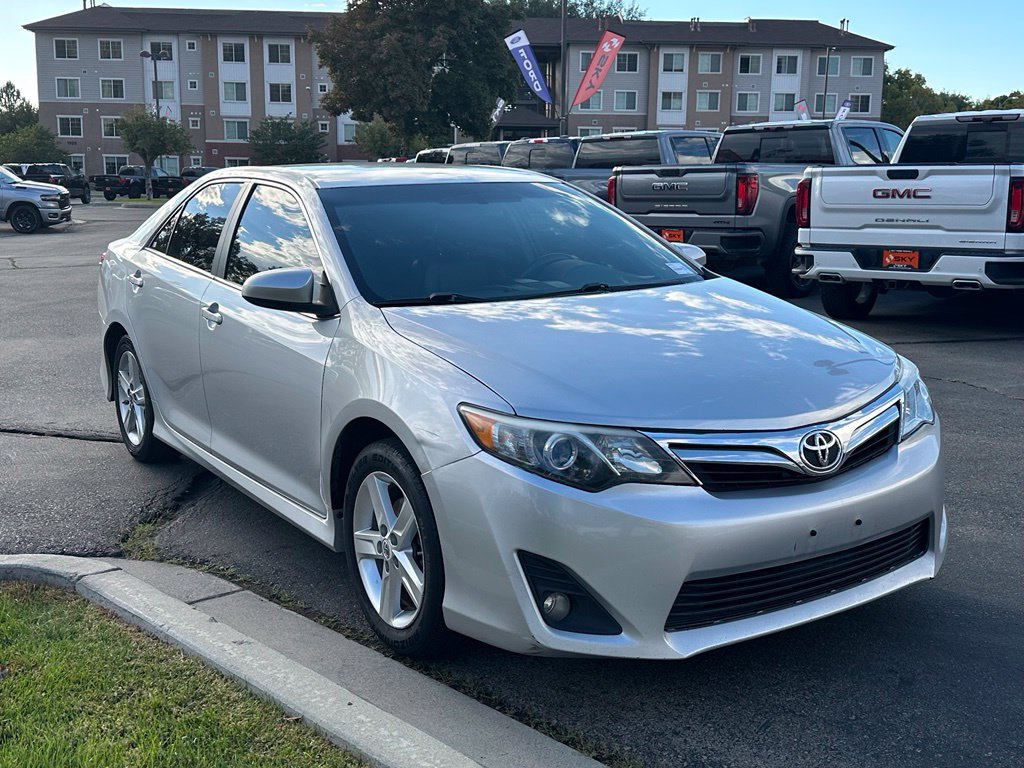Used 2012 Toyota Camry SE FWD image 5