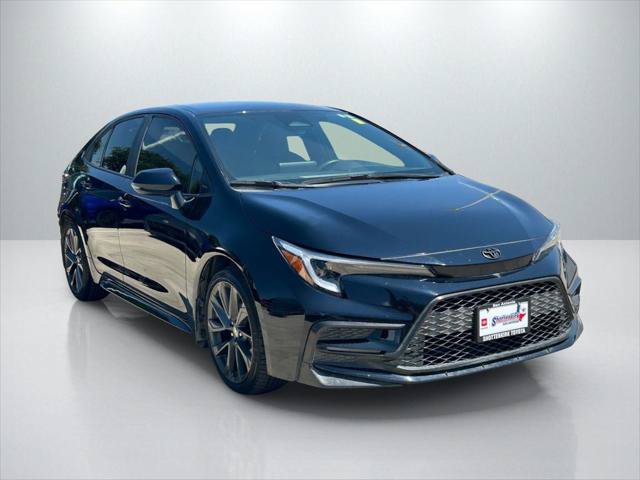 Certified 2025 Toyota Corolla SE FWD image 3