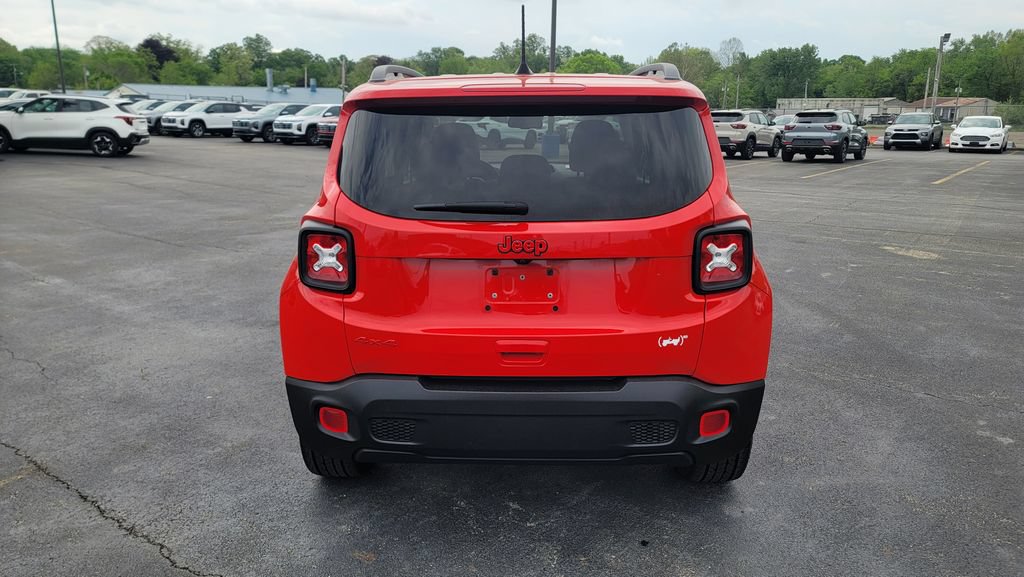 Used 2022 Jeep Renegade Latitude w/ Convenience Group AWD/4WD image 11