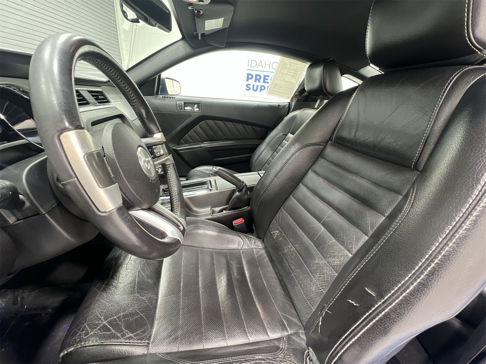 Used 2010 Ford Mustang Coupe image 11