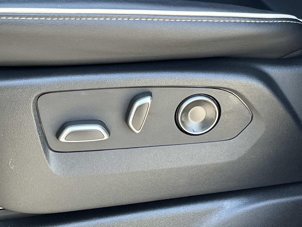 Certified 2025 Cadillac Escalade Sport AWD/4WD image 71
