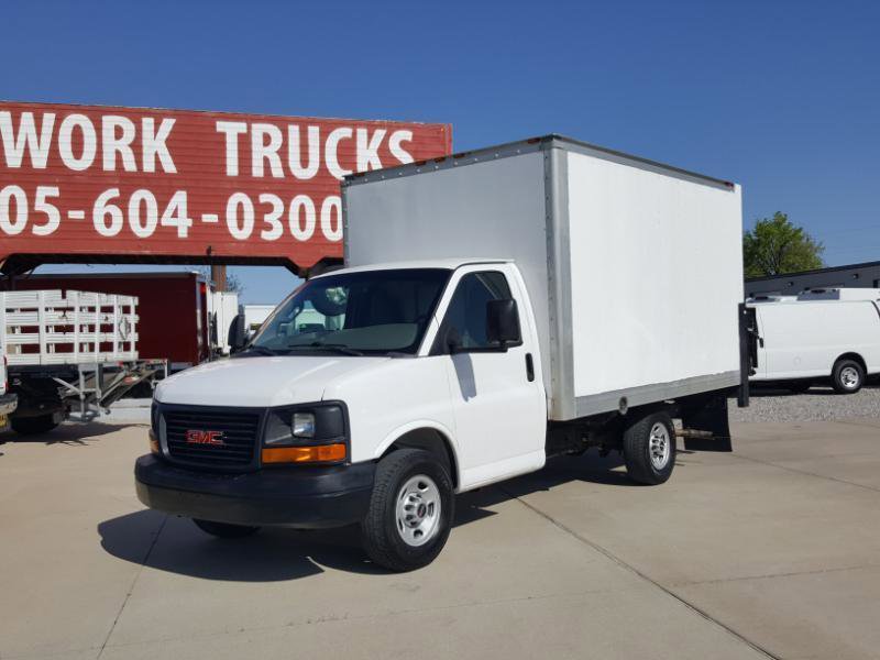 Used 2017 GMC Savana 3500 RWD image 3