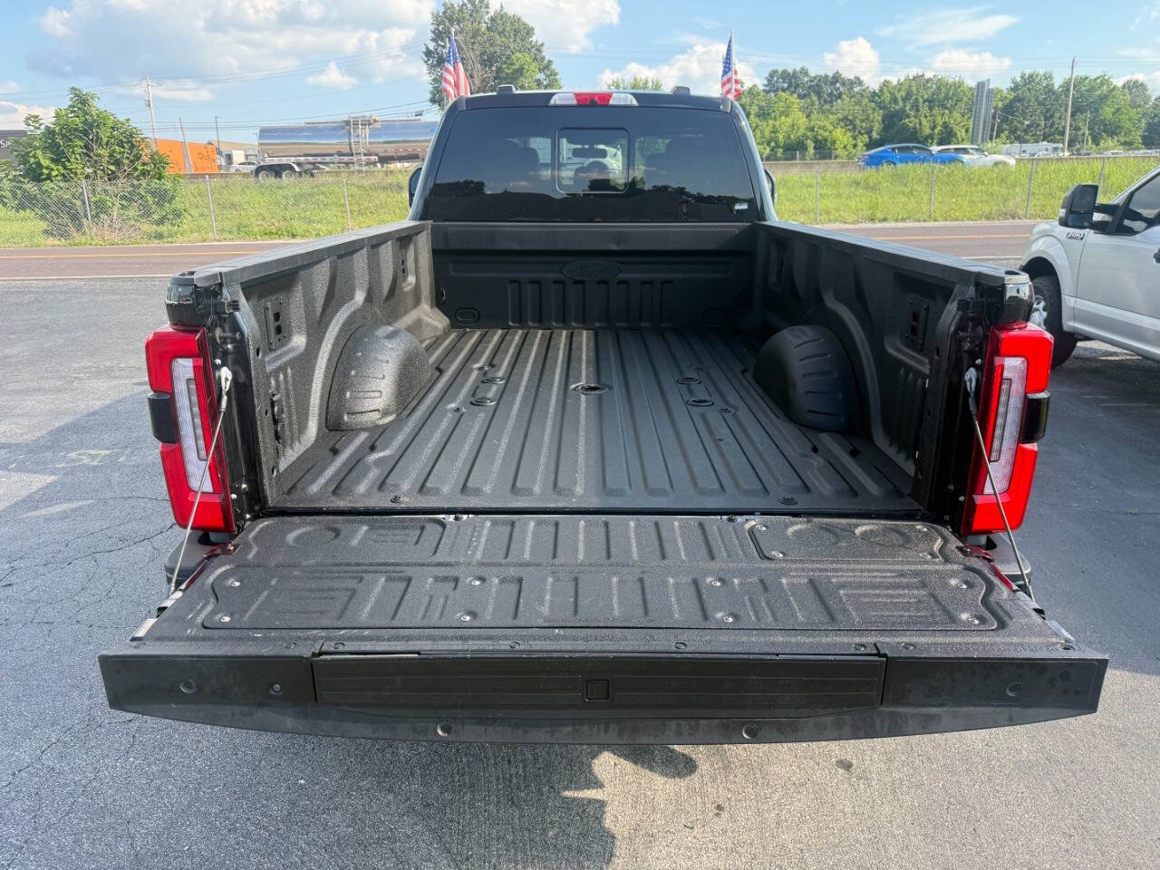 Used 2024 Ford F450 Platinum AWD/4WD image 7