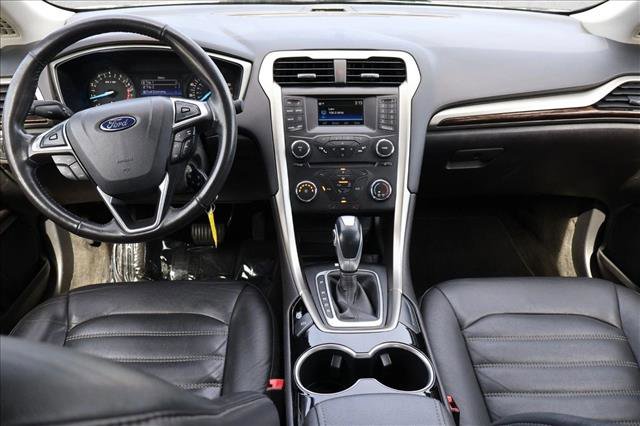 Used 2016 Ford Fusion SE w/ Equipment Group 202A image 22