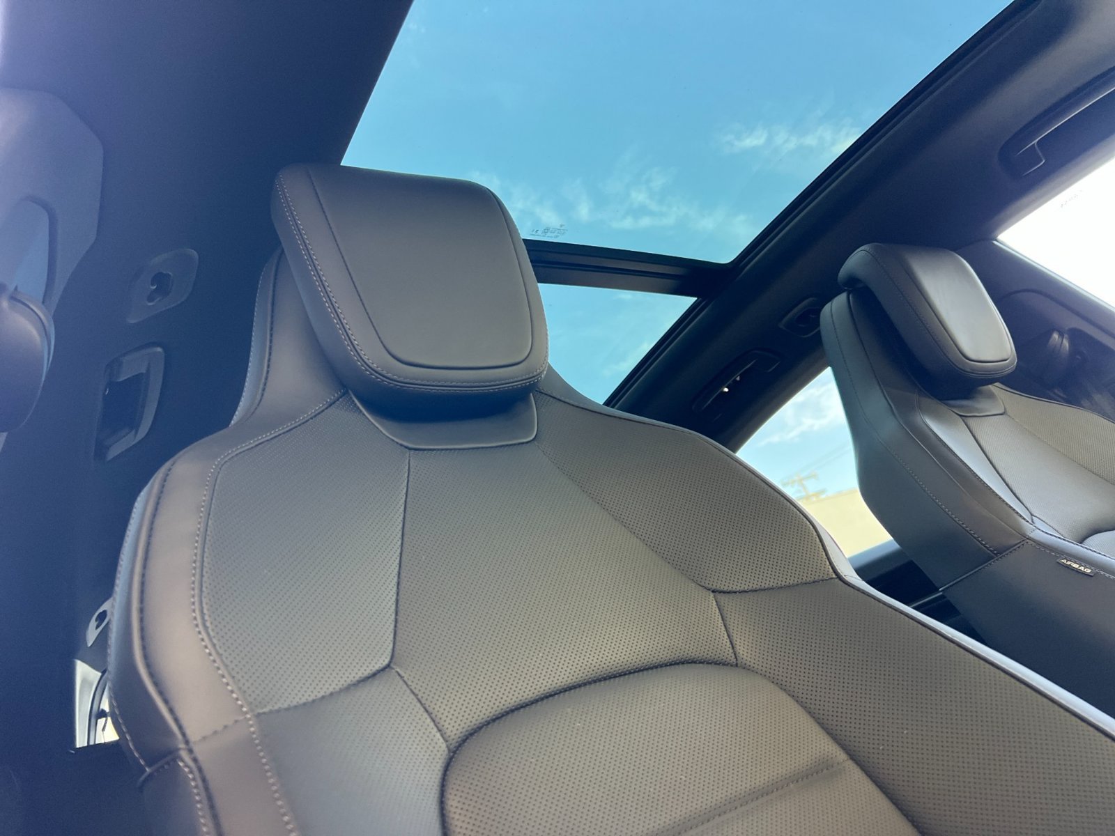 New 2026 Porsche Macan 4 Electric AWD/4WD image 19