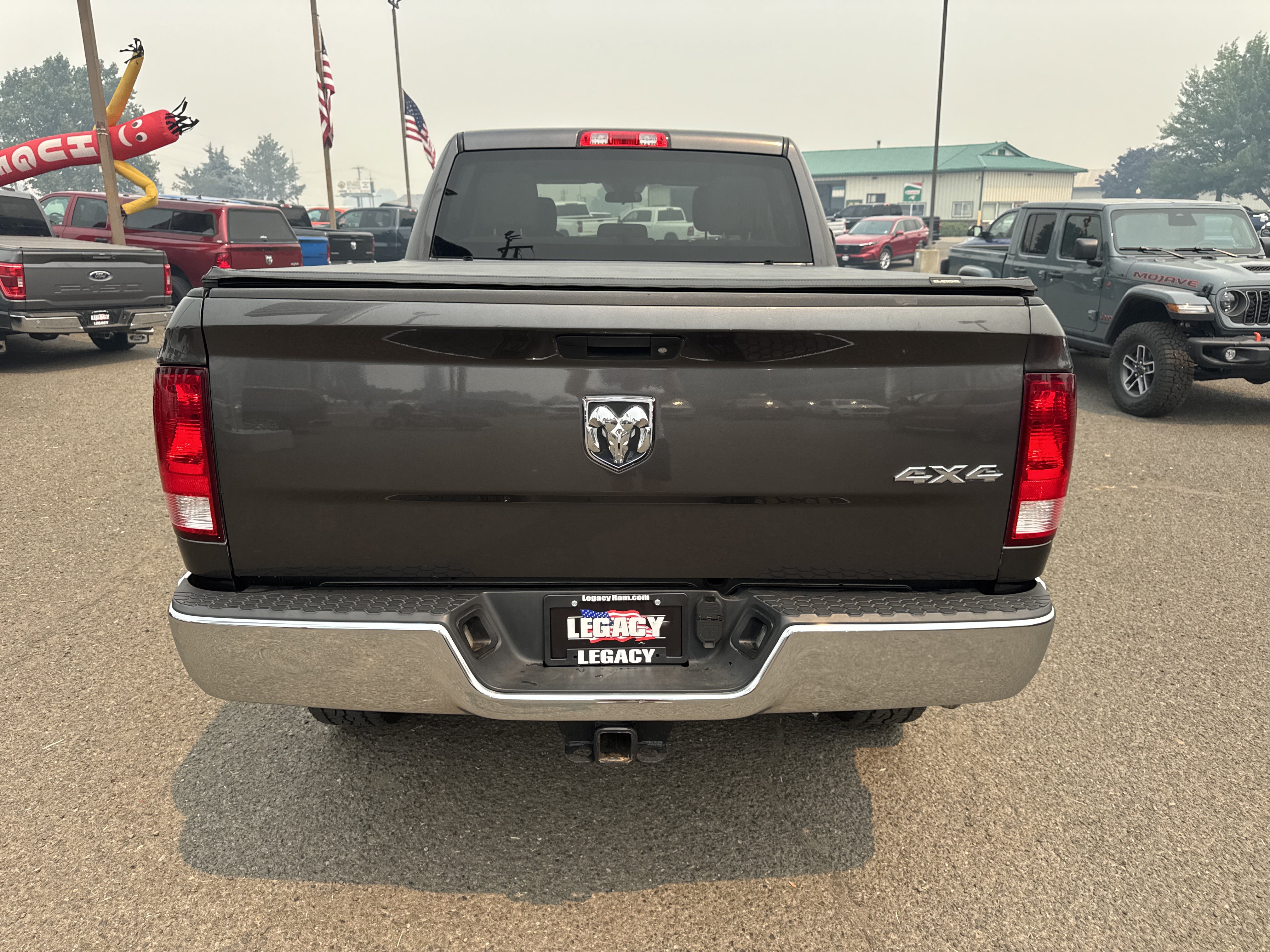 Used 2017 RAM 2500 Tradesman w/ Chrome Appearance Group AWD/4WD image 4
