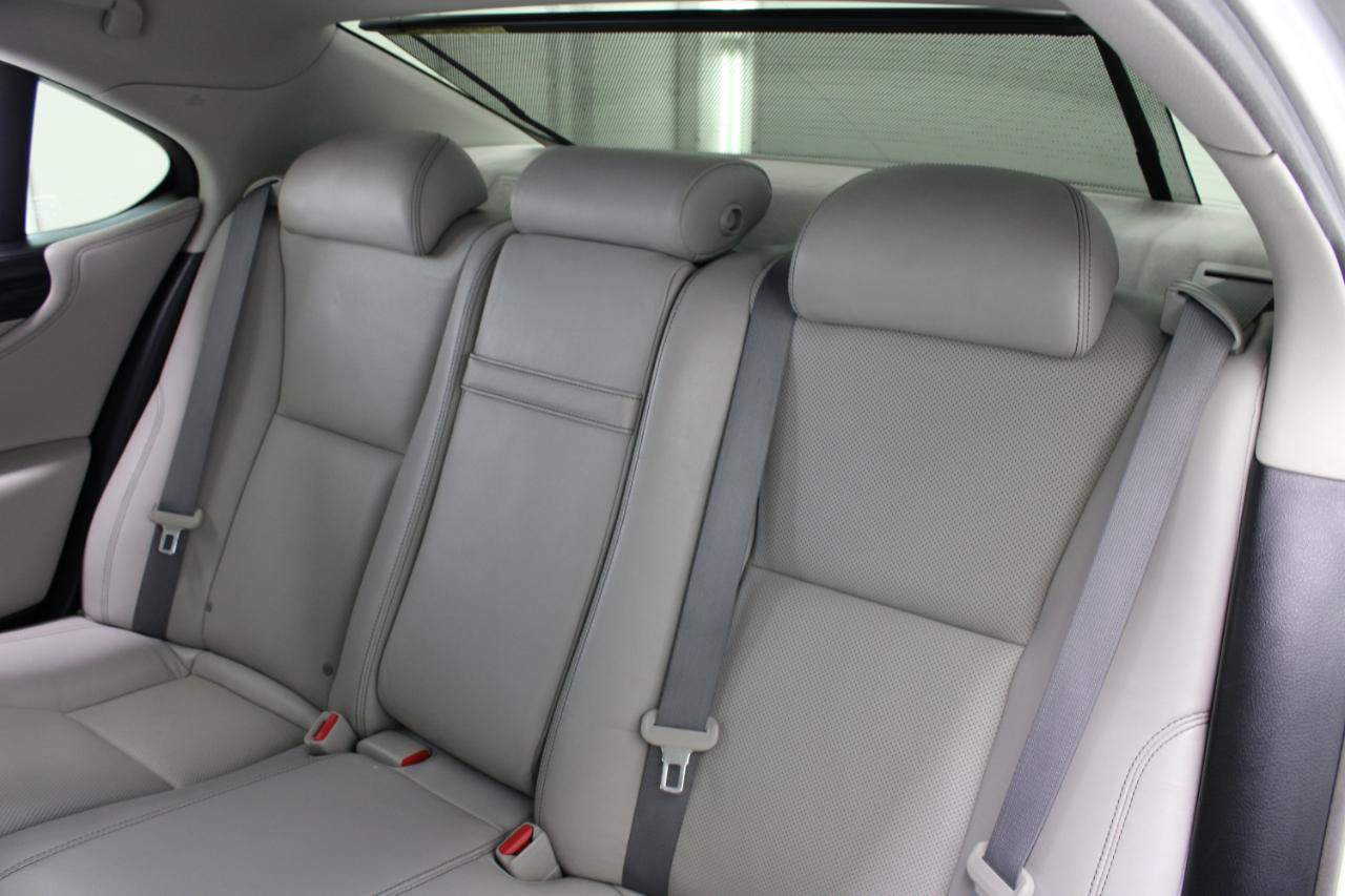 Used 2016 Lexus LS 460 w/ Comfort Package RWD image 38