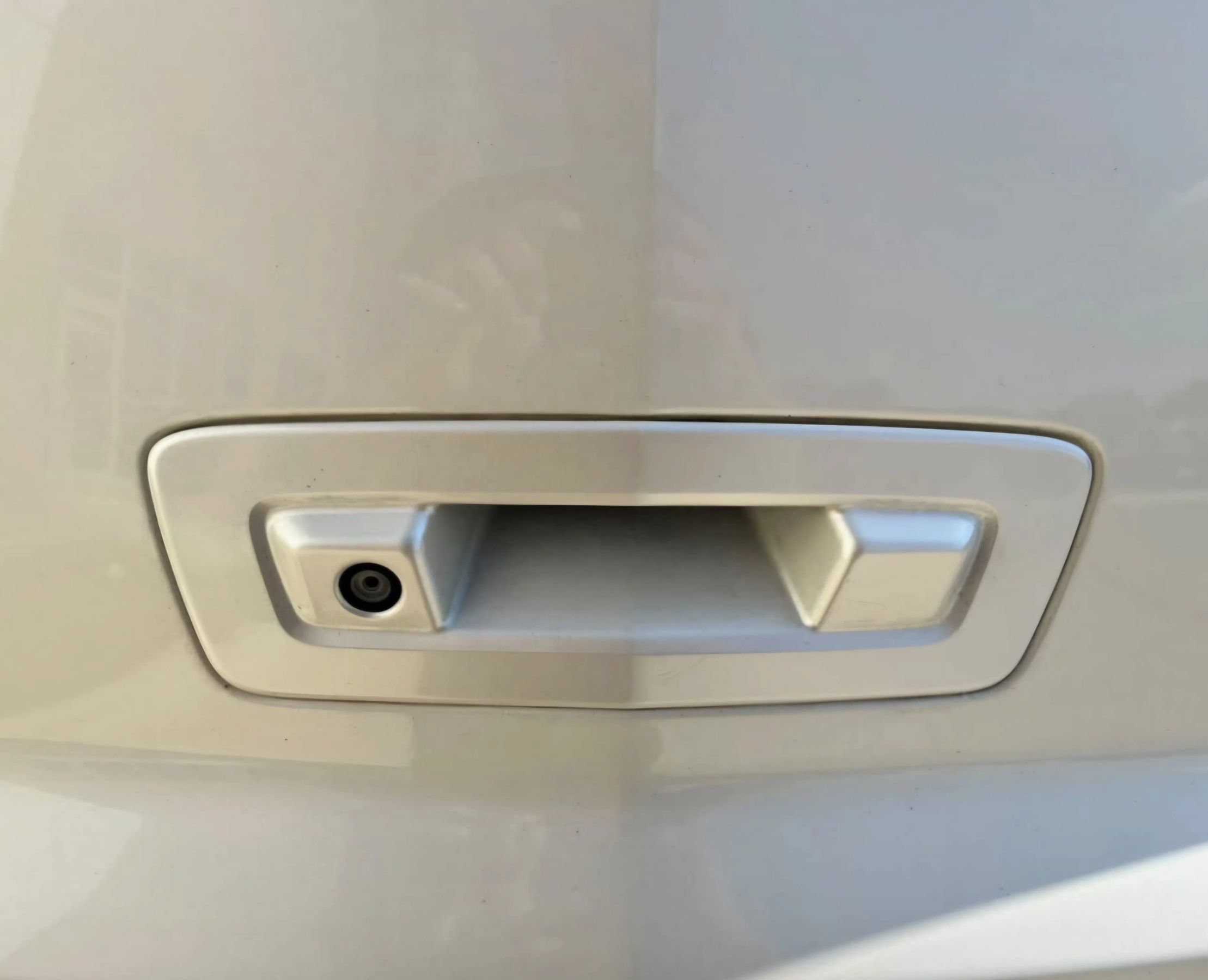 Used 2012 Chevrolet Traverse LTZ FWD image 11