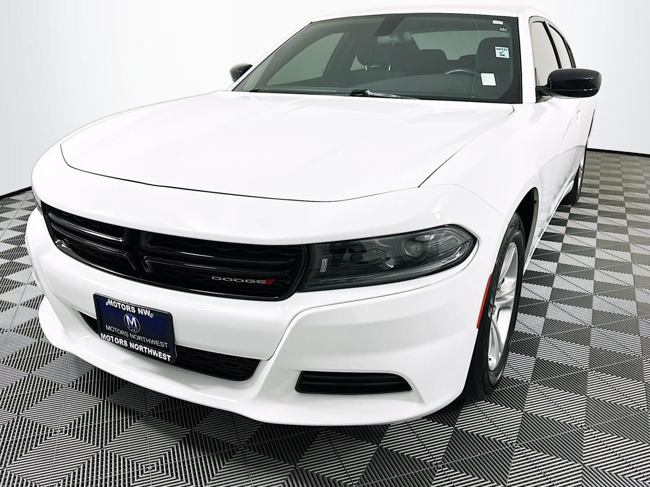 Used 2023 Dodge Charger SXT w/ Cold Weather Package RWD image 5