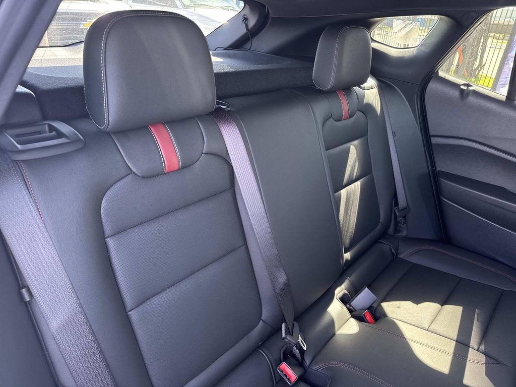 New 2026 Chevrolet Trax RS w/ Sunroof Package image 9
