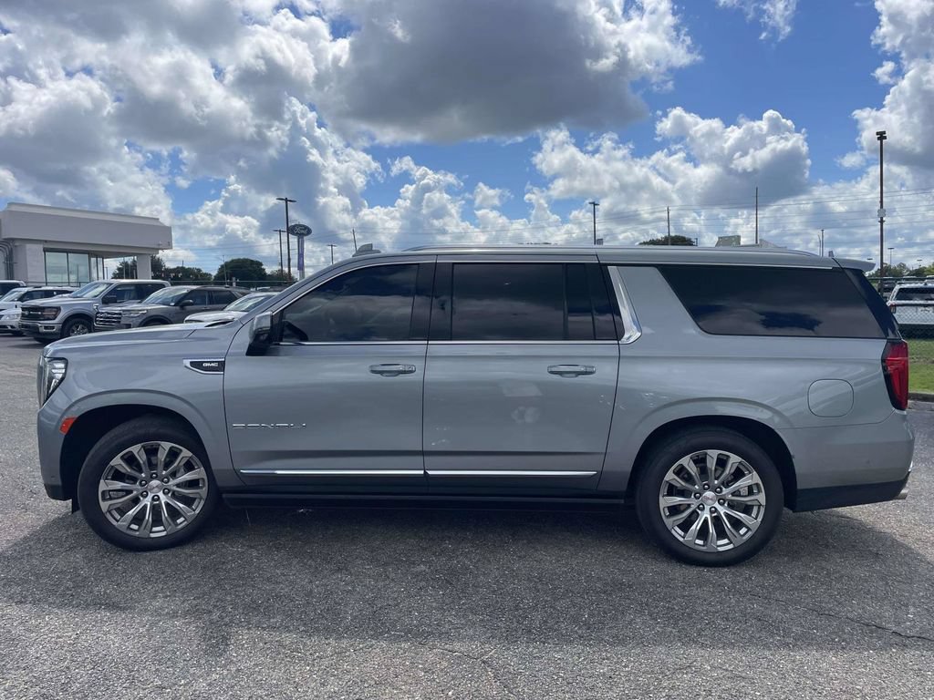 Used 2024 GMC Yukon XL Denali w/ Denali Reserve Package AWD/4WD image 6