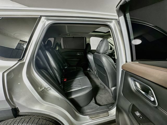 Used 2021 Nissan Rogue Platinum FWD image 28