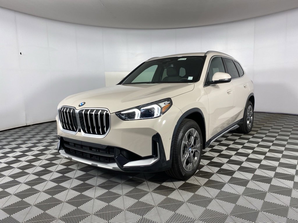 New 2026 BMW X1 xDrive28i w/ Technology Package image 3