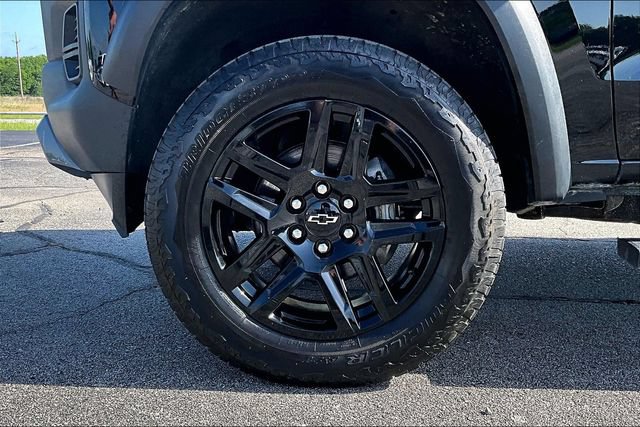 Used 2024 Chevrolet Colorado Trail Boss w/ Technology Package AWD/4WD image 35