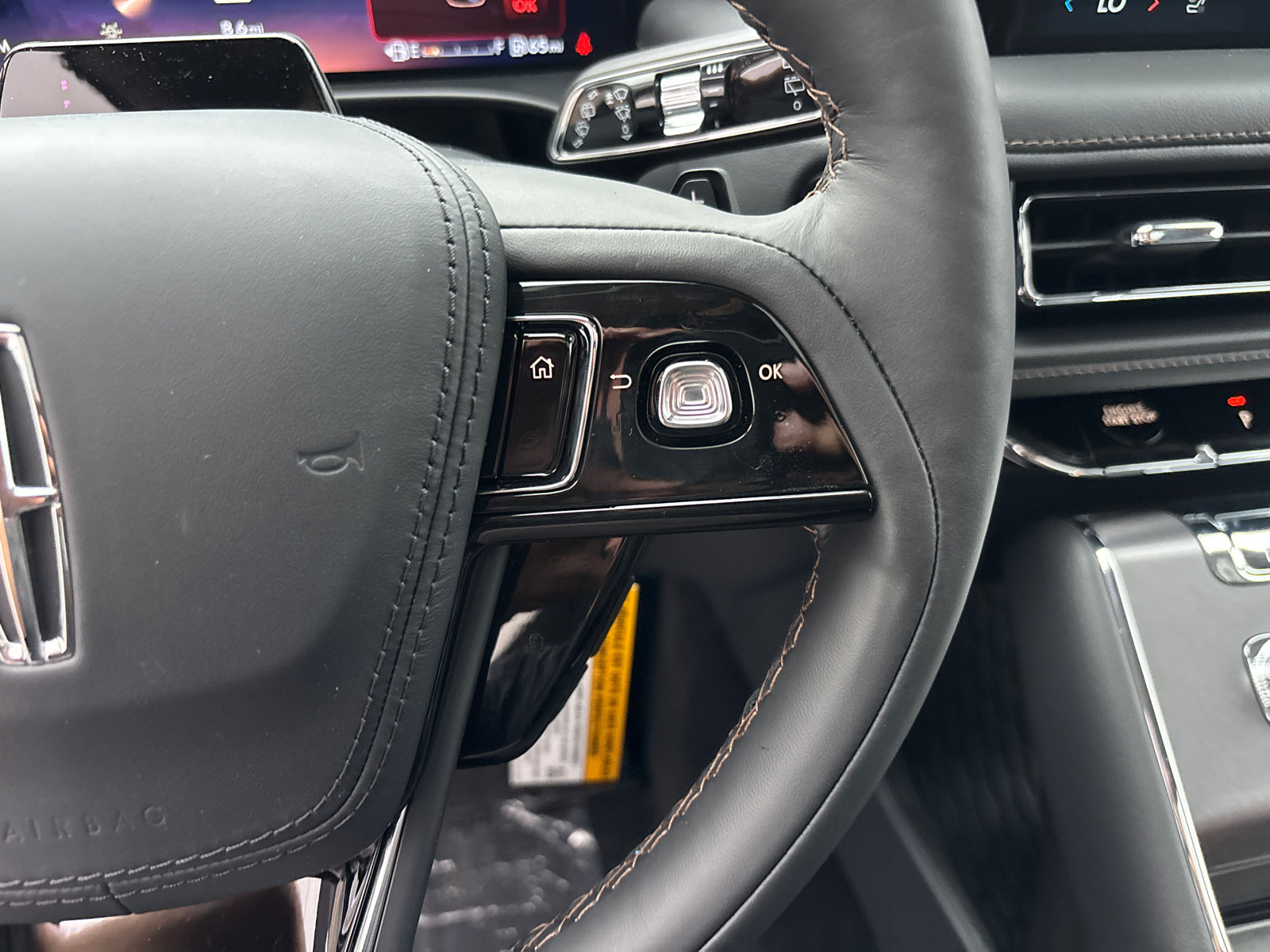 New 2026 Lincoln Aviator AWD image 18