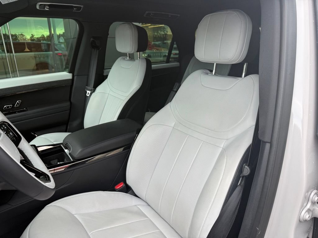 Used 2024 Land Rover Range Rover Sport Dynamic SE AWD/4WD image 6