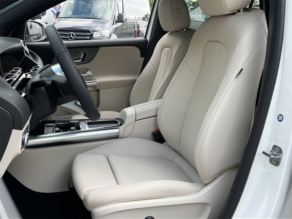 Certified 2025 Mercedes-Benz GLA 250 4MATIC image 11