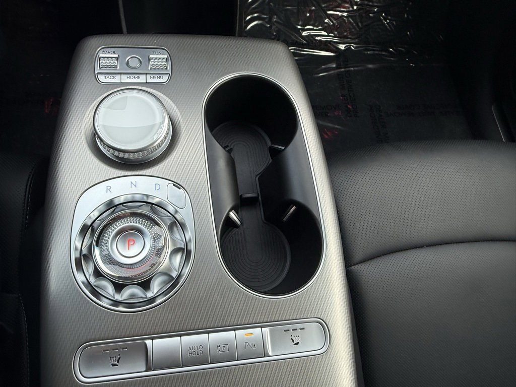 Used 2024 Genesis GV60 RWD image 32