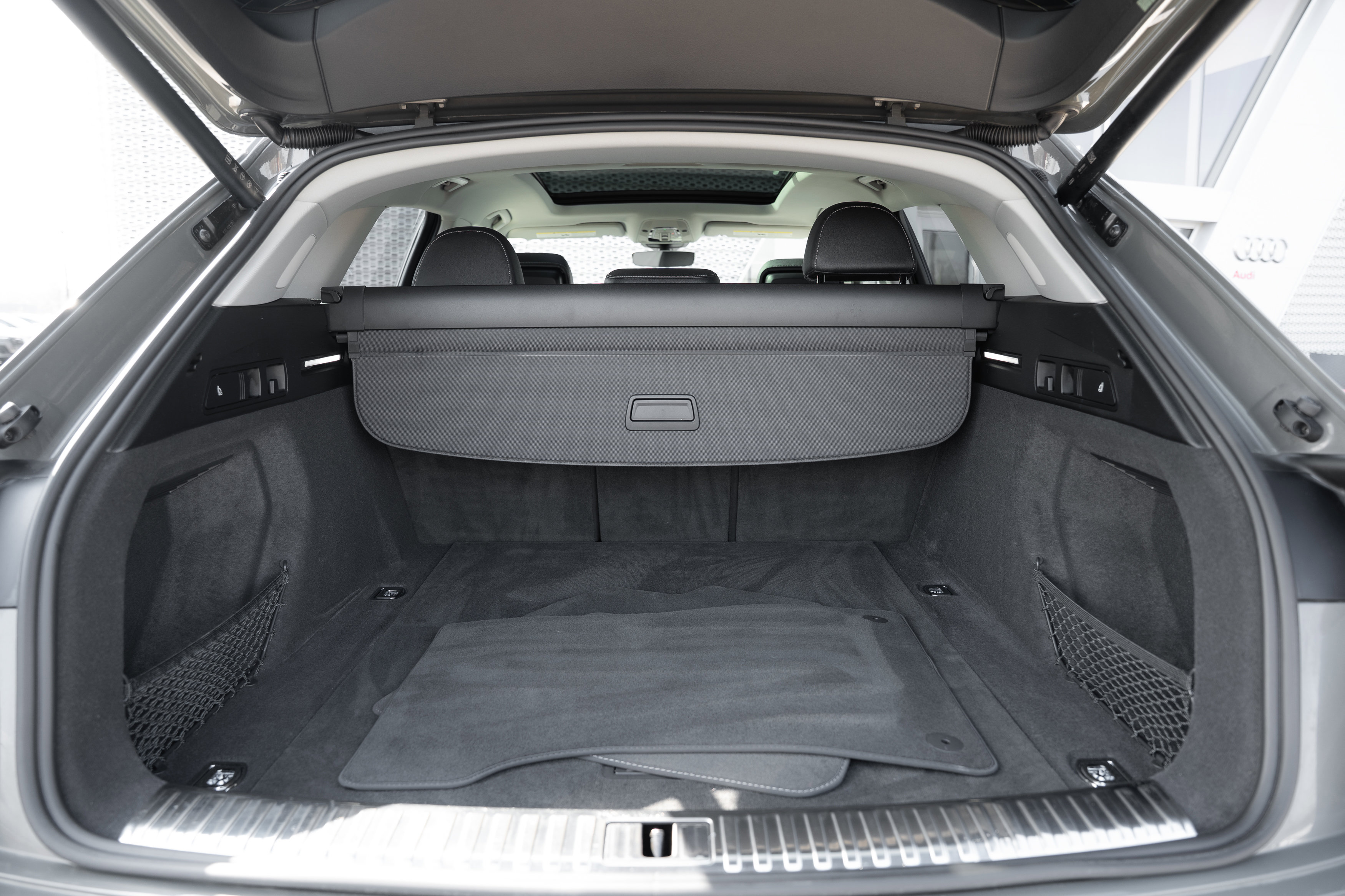 Certified 2024 Audi Q8 e-tron Premium Plus w/ Premium Plus Package image 30