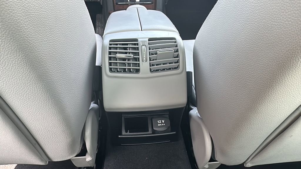 Used 2011 Mercedes-Benz E 350 Sedan image 23