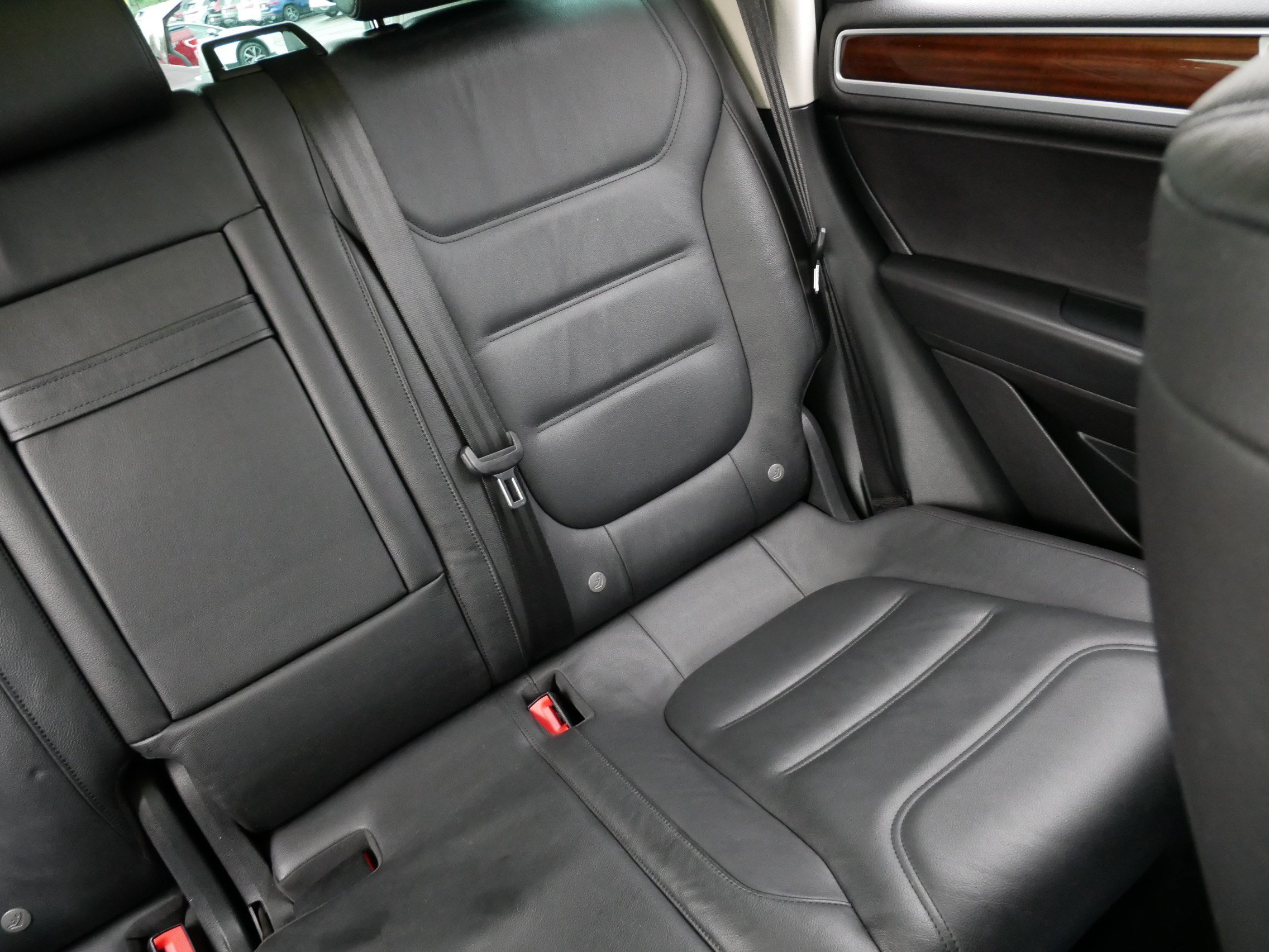 Used 2015 Volkswagen Touareg VR6 AWD/4WD image 14
