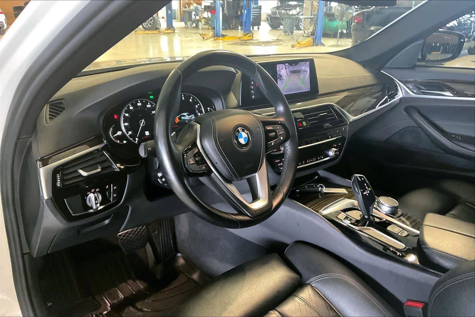 Used 2019 BMW 530i w/ Convenience Package RWD image 15