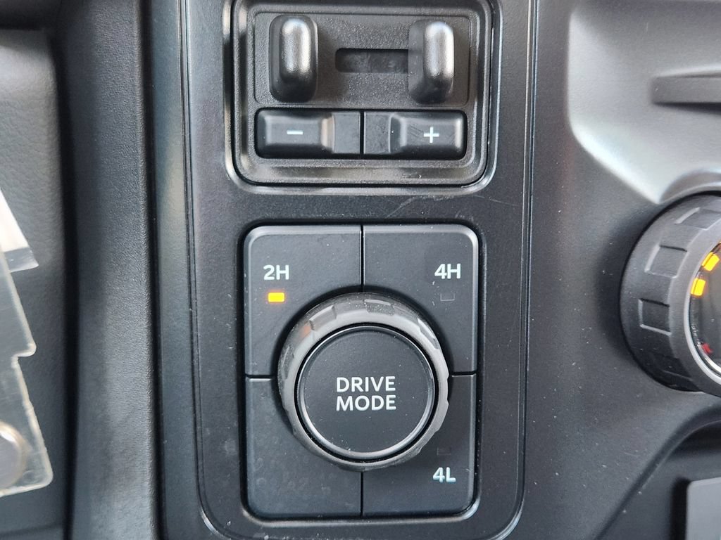 Used 2025 Ford F350 XL w/ XL Driver Assist Package AWD/4WD image 28