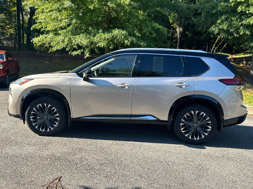 Certified 2024 Nissan Rogue Platinum w/ Platinum Premium Package FWD image 8