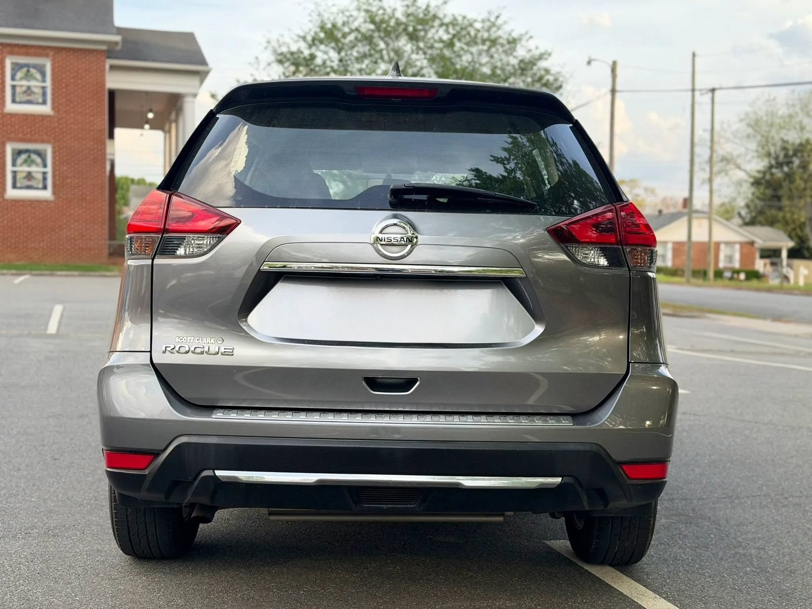 Used 2017 Nissan Rogue S FWD image 5