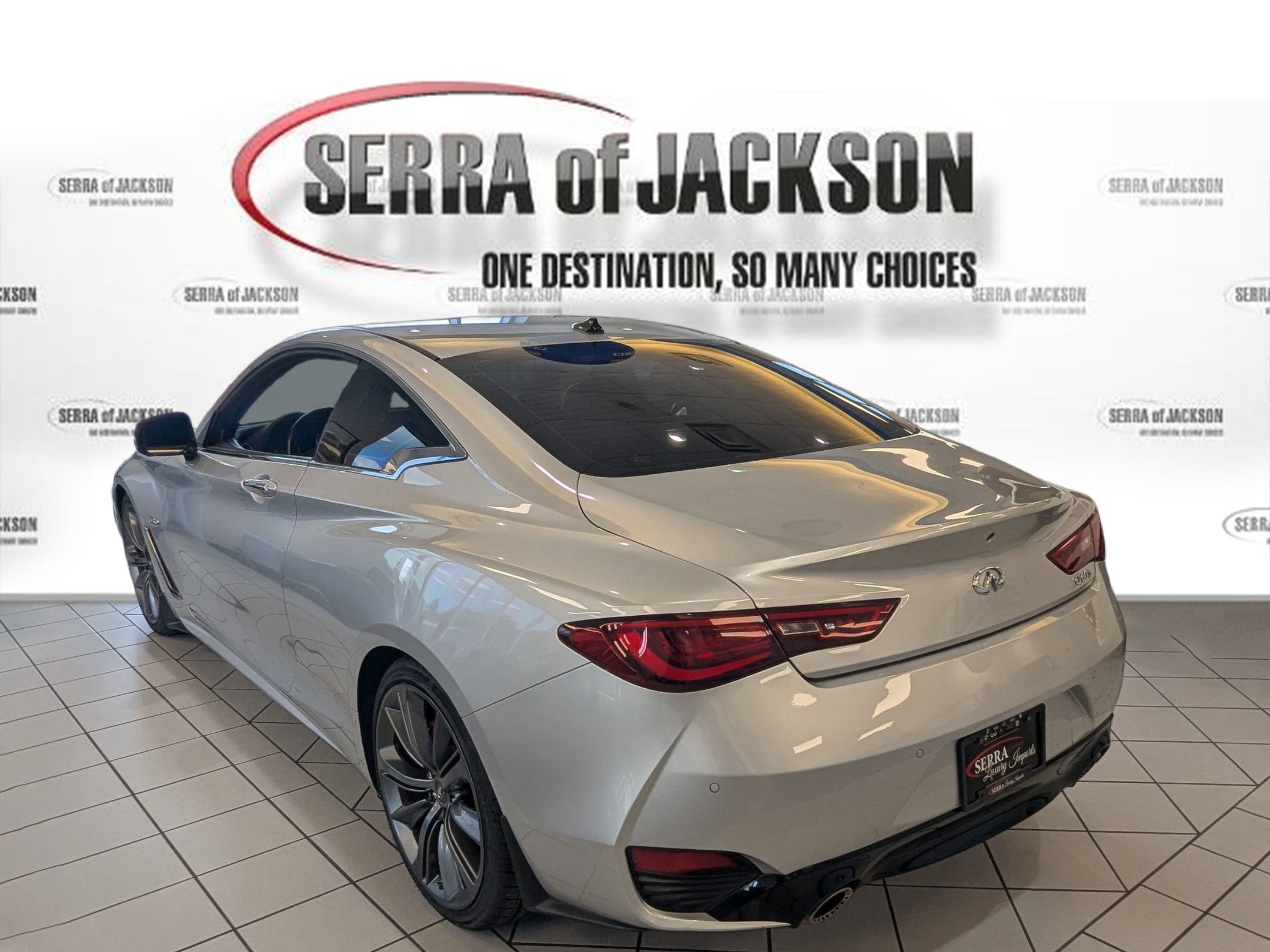 Used 2018 INFINITI Q60 Red Sport 400 w/ Pro Active Package RWD image 2