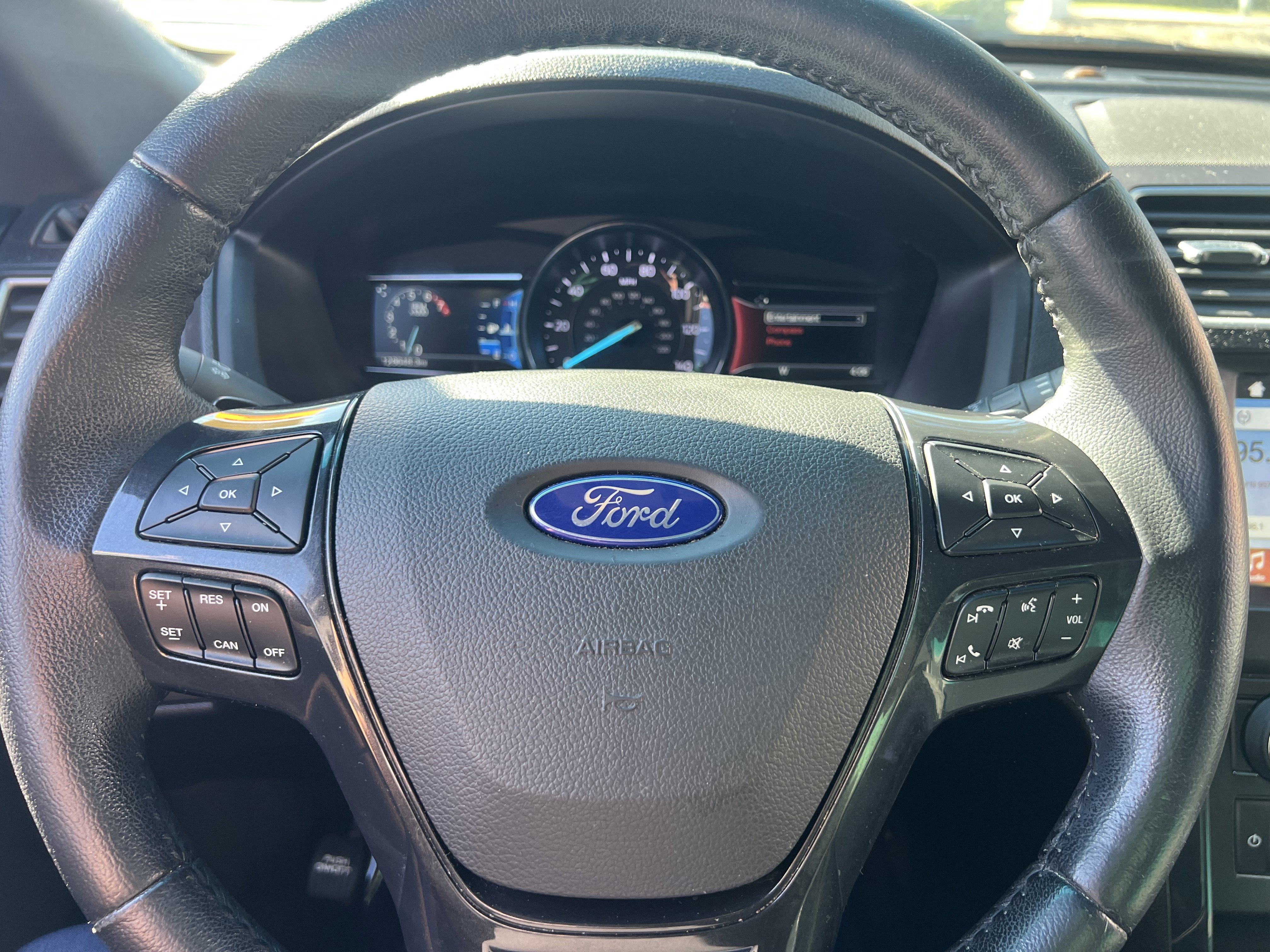 Used 2017 Ford Explorer XLT w/ Equipment Group 201A image 15