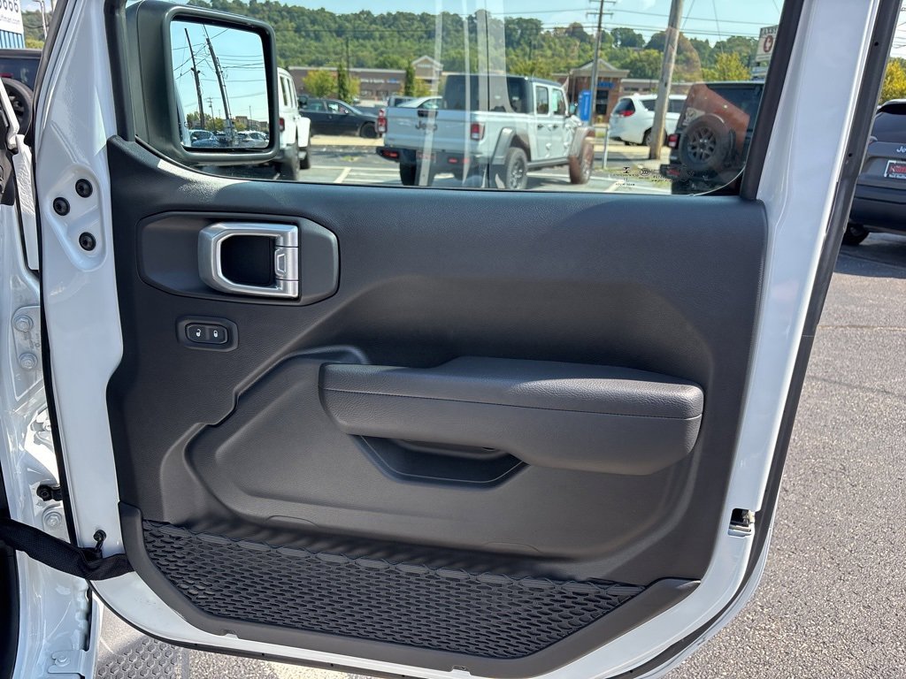 Used 2022 Jeep Wrangler Unlimited Sport image 31