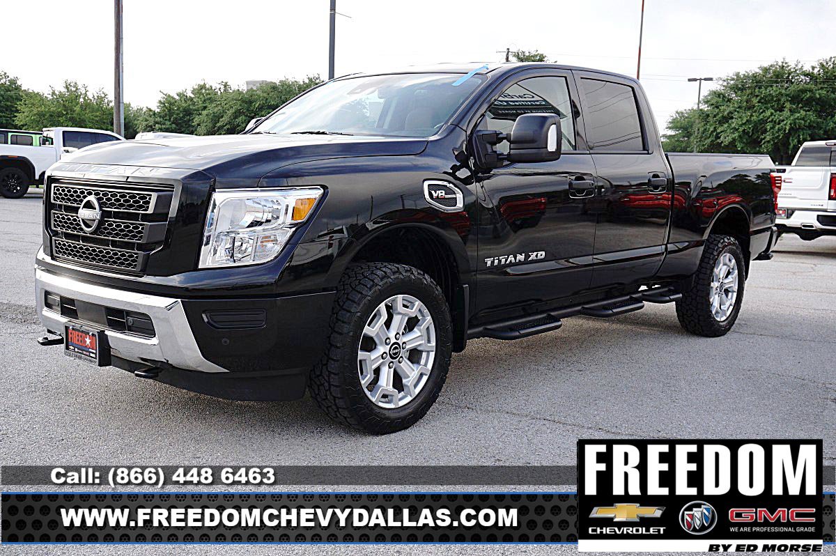 Used 2024 Nissan Titan SV w/ SV Convenience Package AWD/4WD image 3