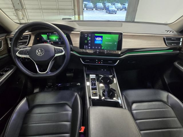 Used 2025 Volkswagen Atlas SEL AWD/4WD image 11