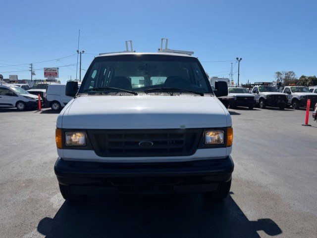 Used 2006 Ford E-150 and Econoline 150 RWD image 3