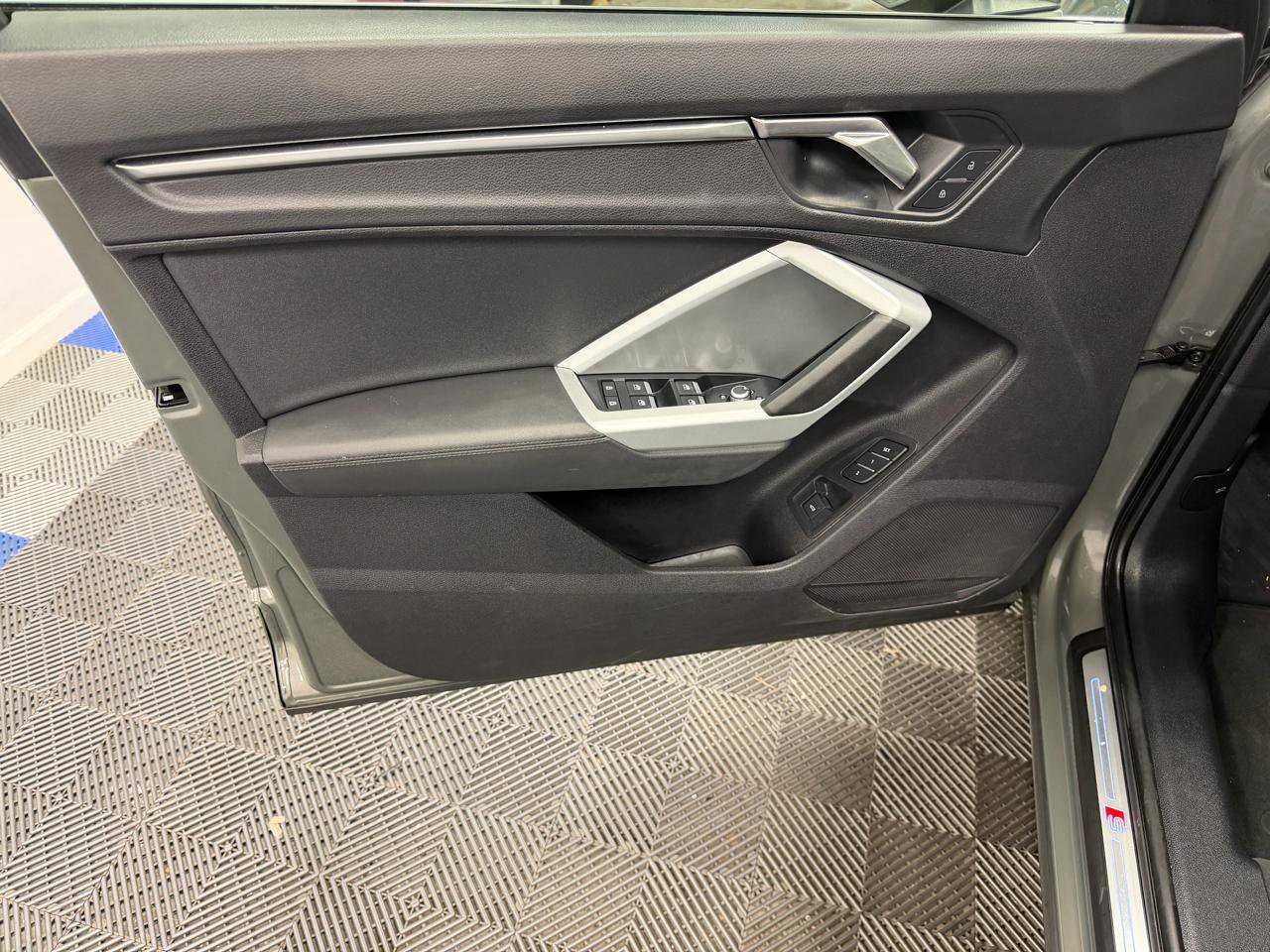 Used 2022 Audi Q3 2.0T Premium w/ Convenience Package image 5