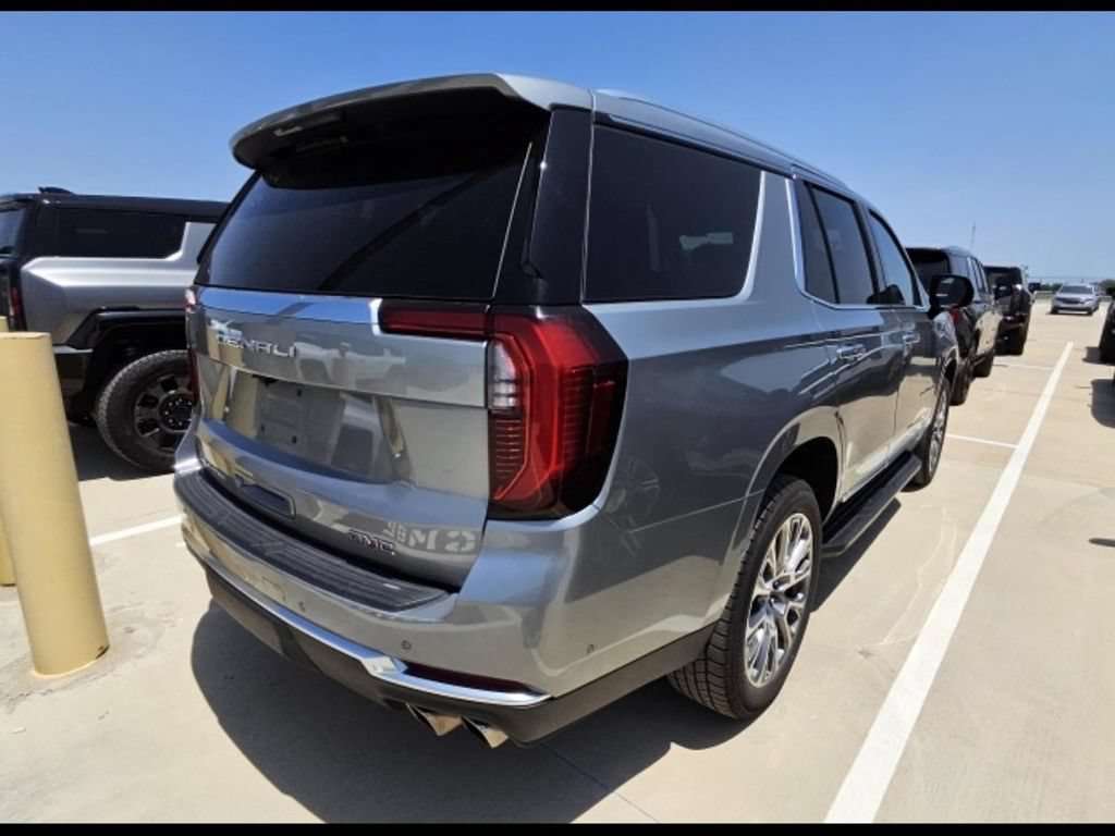 Certified 2025 GMC Yukon Denali AWD/4WD image 4