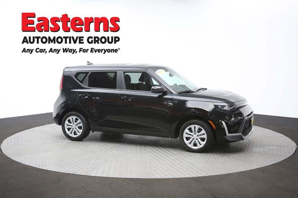 Used 2023 Kia Soul LX image 74