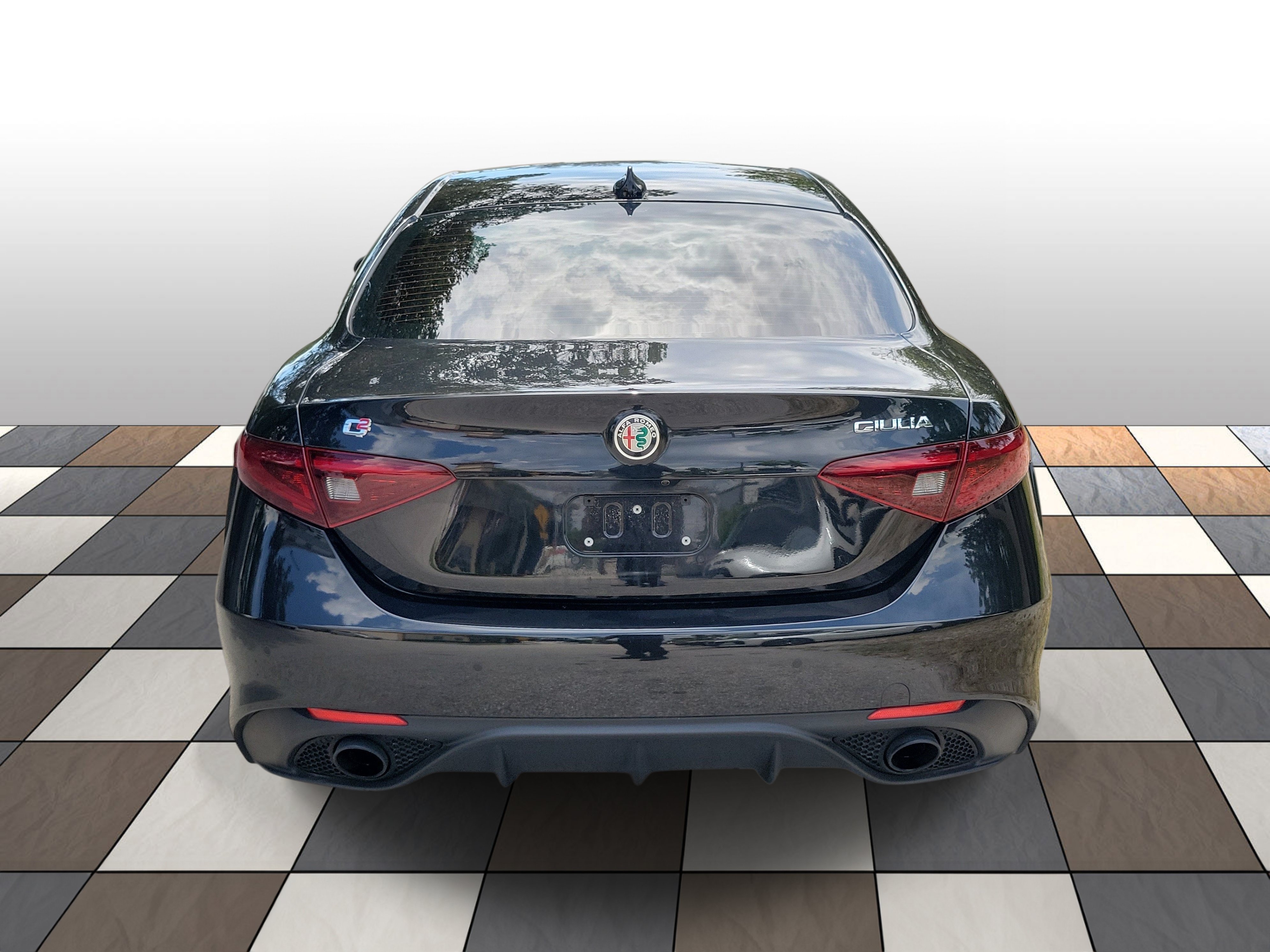Used 2023 Alfa Romeo Giulia Veloce RWD image 5