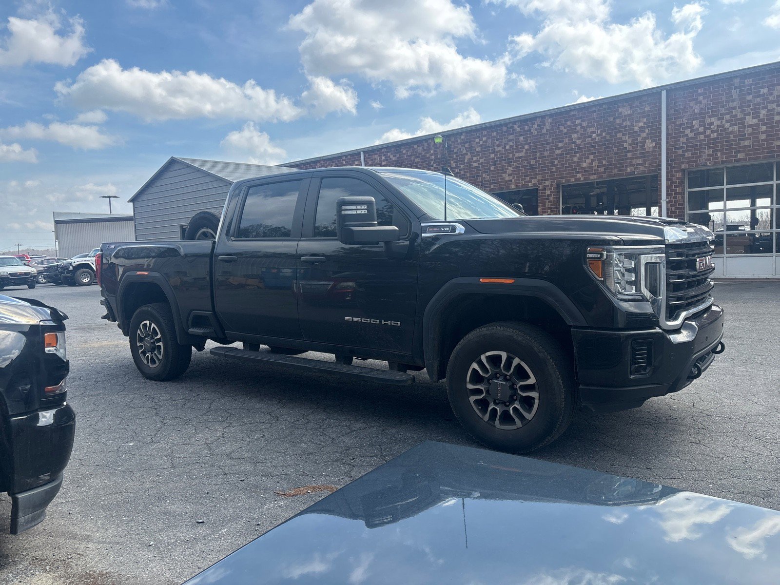 Used 2023 GMC Sierra 2500 Pro w/ Convenience Package image 4