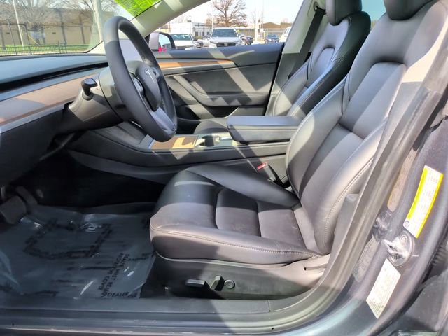 Used 2023 Tesla Model 3 Standard Range image 19