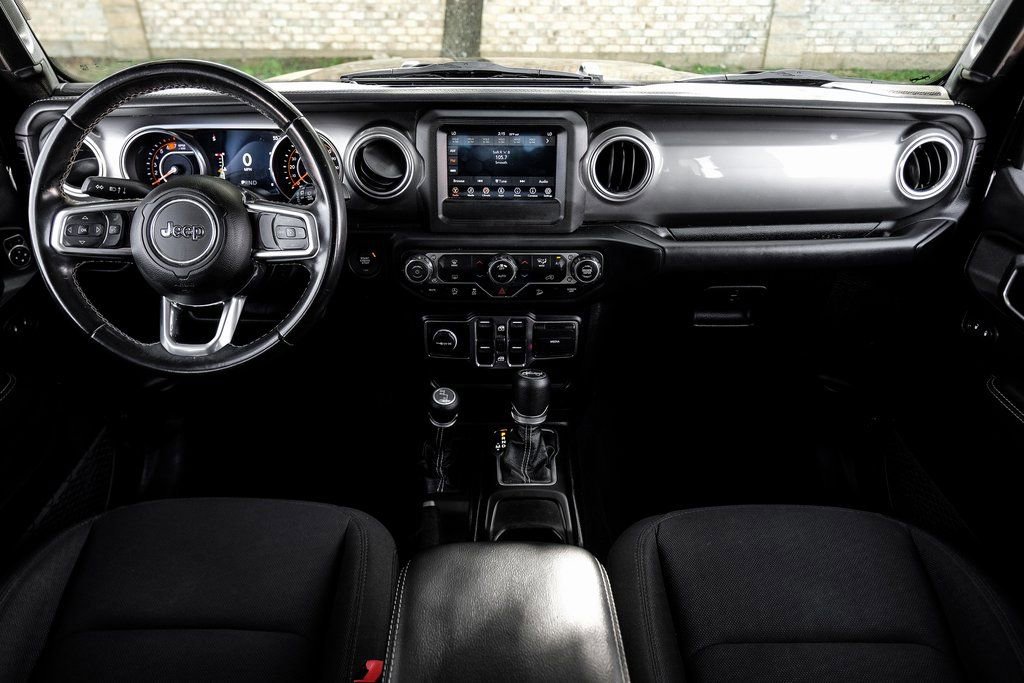 Used 2020 Jeep Wrangler Unlimited Sahara image 5