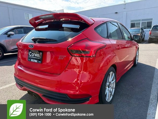 Used 2017 Ford Focus ST FWD image 5