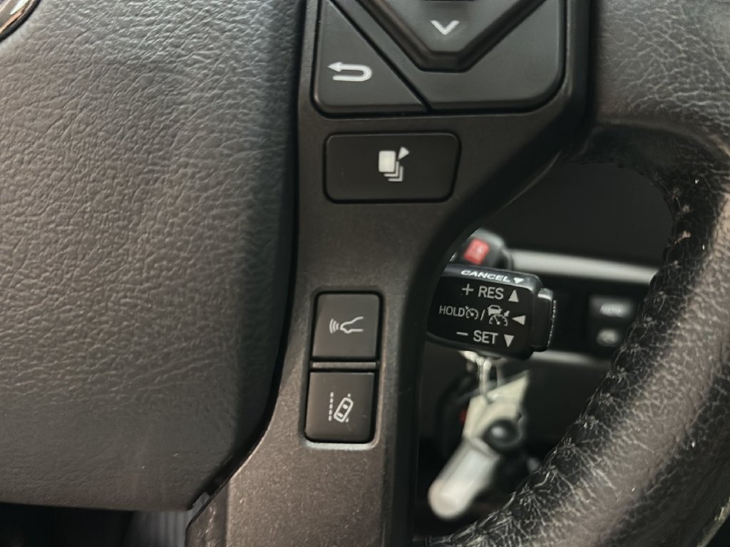 Used 2018 Toyota Sequoia Platinum AWD/4WD image 33