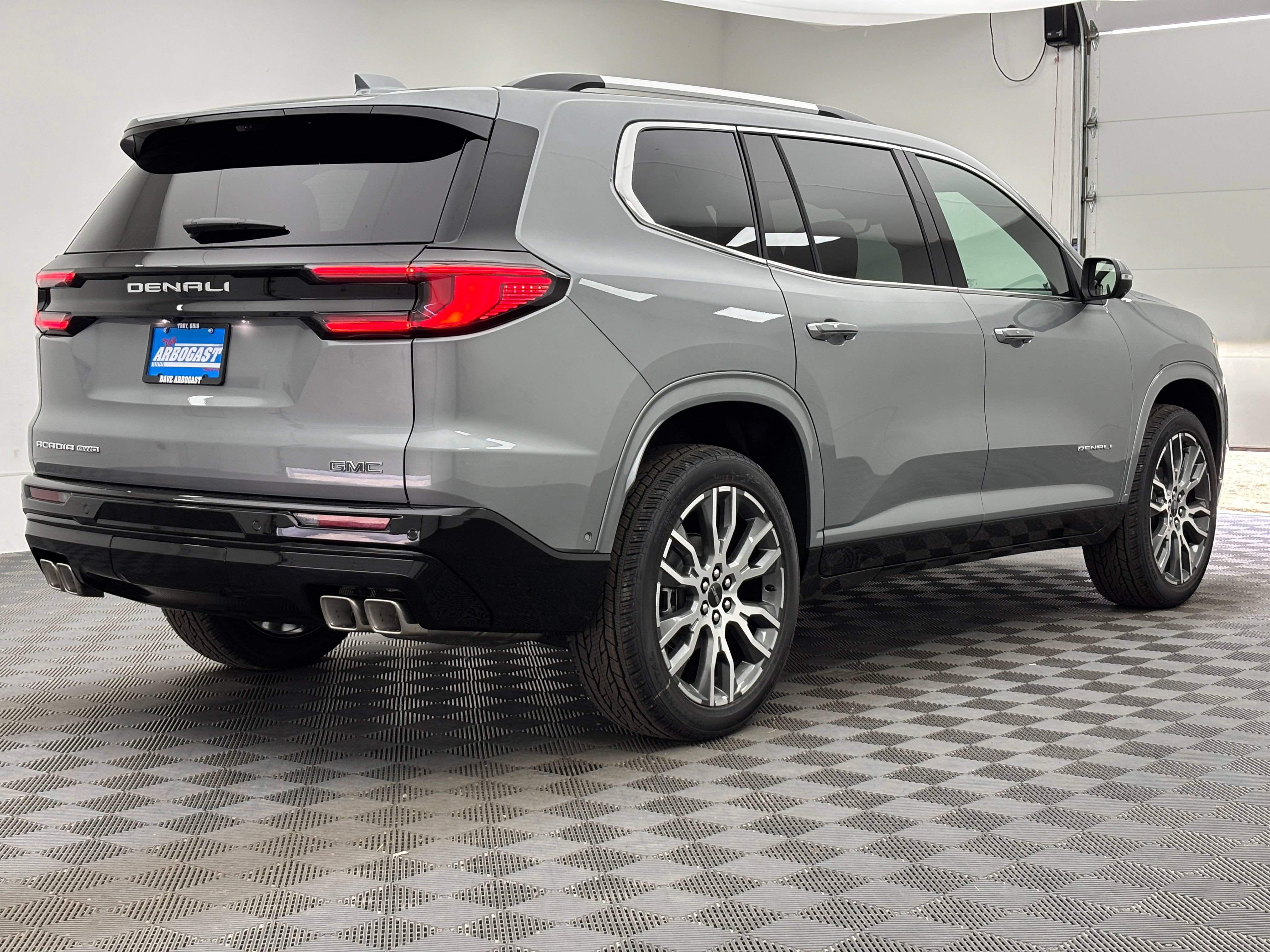 New 2026 GMC Acadia Denali Ultimate w/ LPO, Floor Liner Package AWD/4WD image 11
