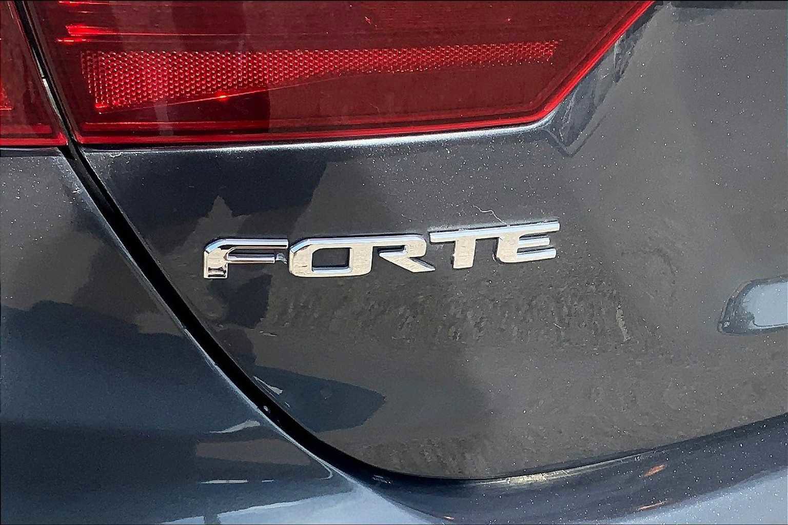 Used 2021 Kia Forte LXS image 28