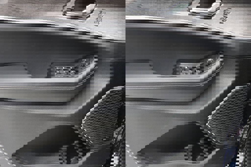 Used 2023 Jeep Grand Cherokee 30th Anniversary image 15