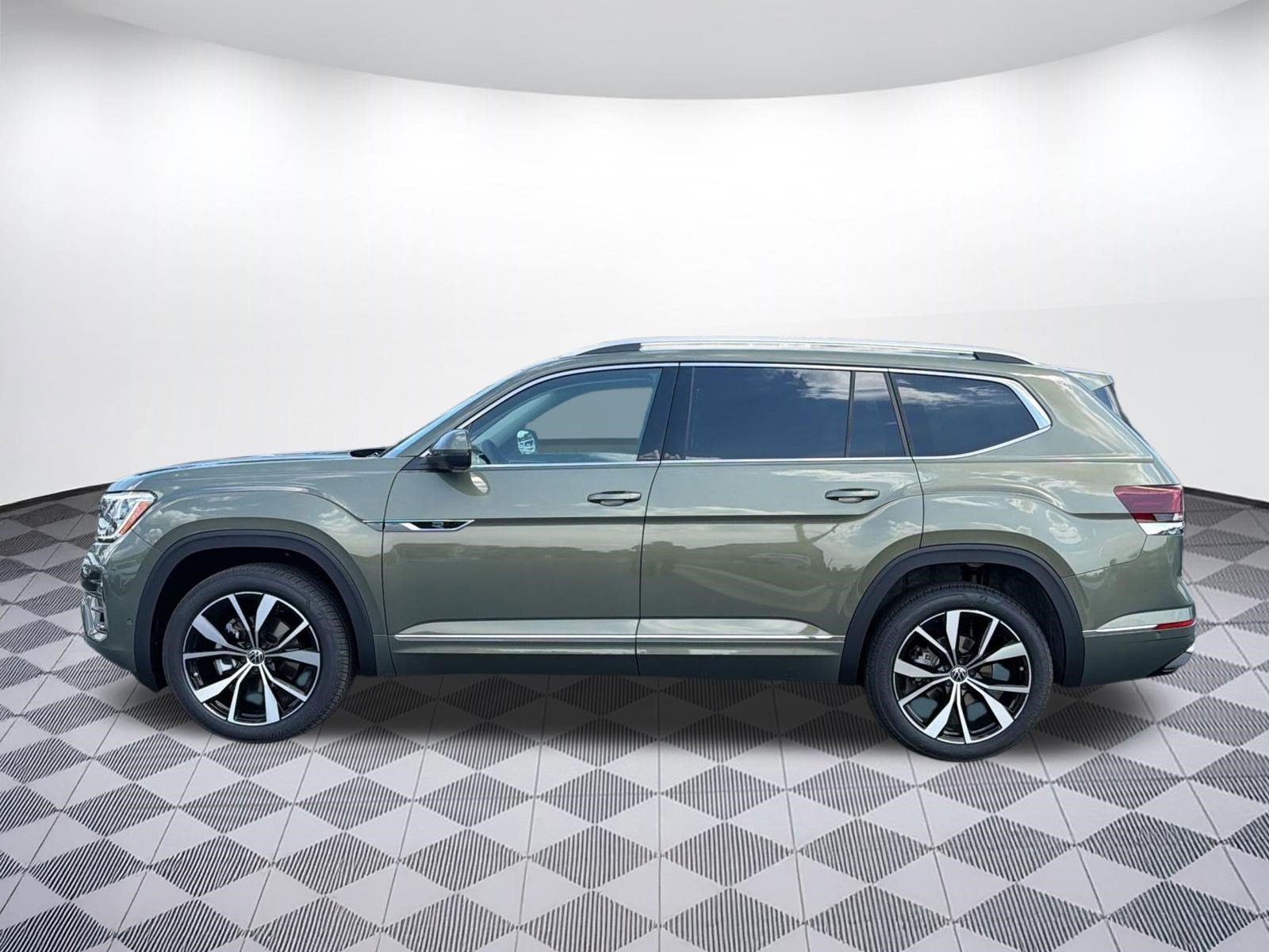 New 2026 Volkswagen Atlas SEL Premium R-Line AWD/4WD image 2