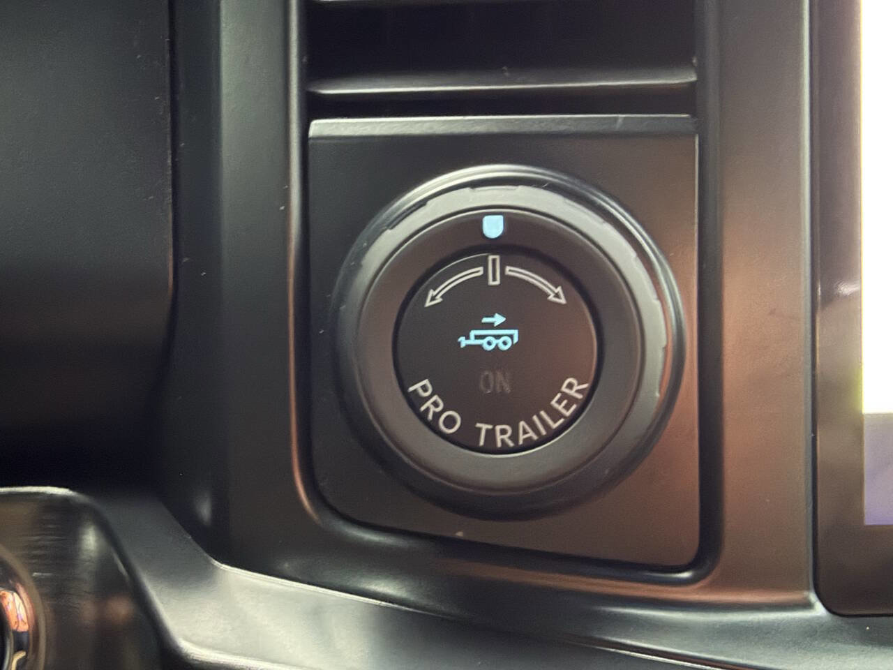 Used 2023 Ford F250 Lariat w/ Lariat Ultimate Package image 38