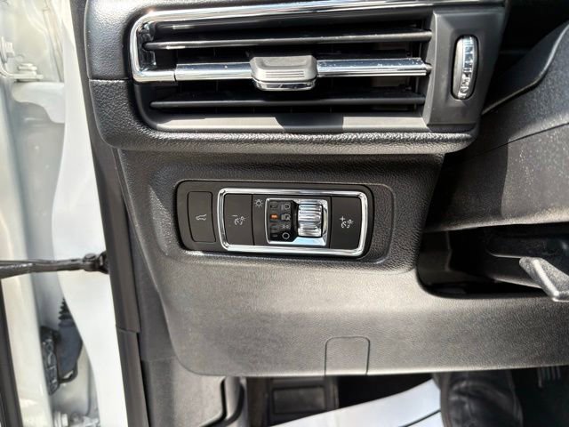 Used 2022 Lincoln Corsair AWD w/ Premium Package image 18